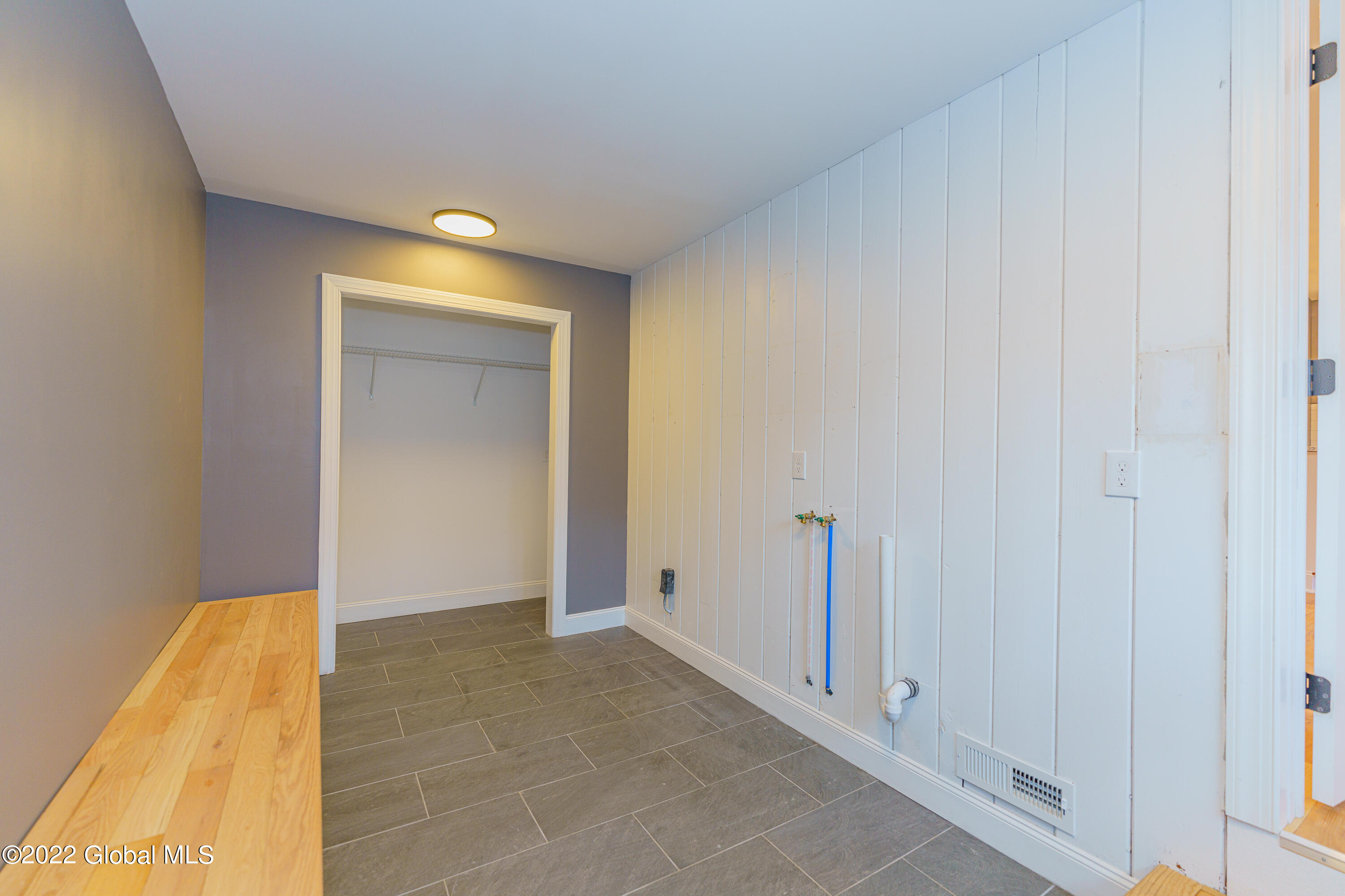 1950 Townsend Road Schenectady, NY 12309 - Photo 33 of 36 Mudroom 2