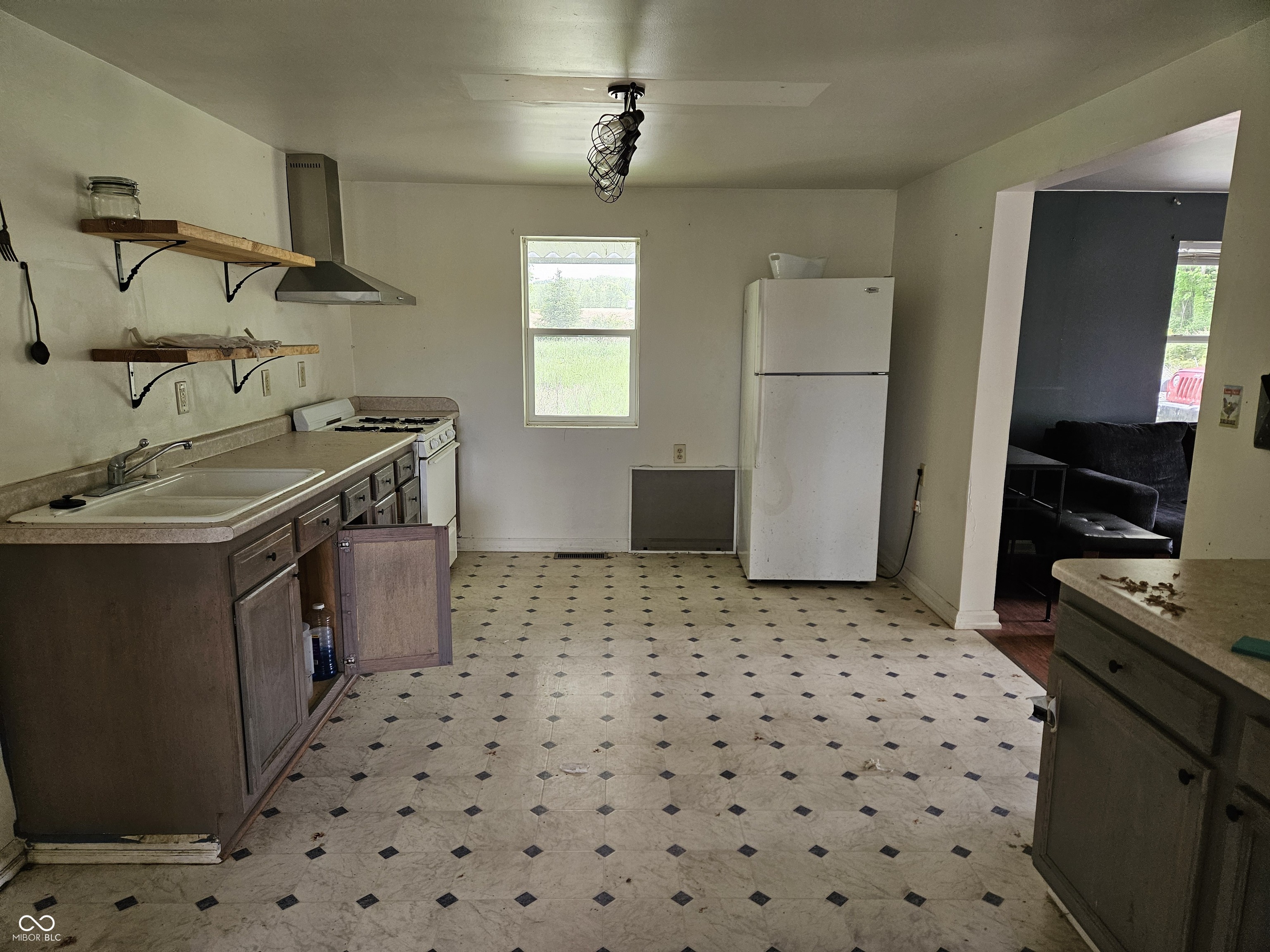 10731 Newport Road Bowling Green, IN 47833 - Photo 6 of 25