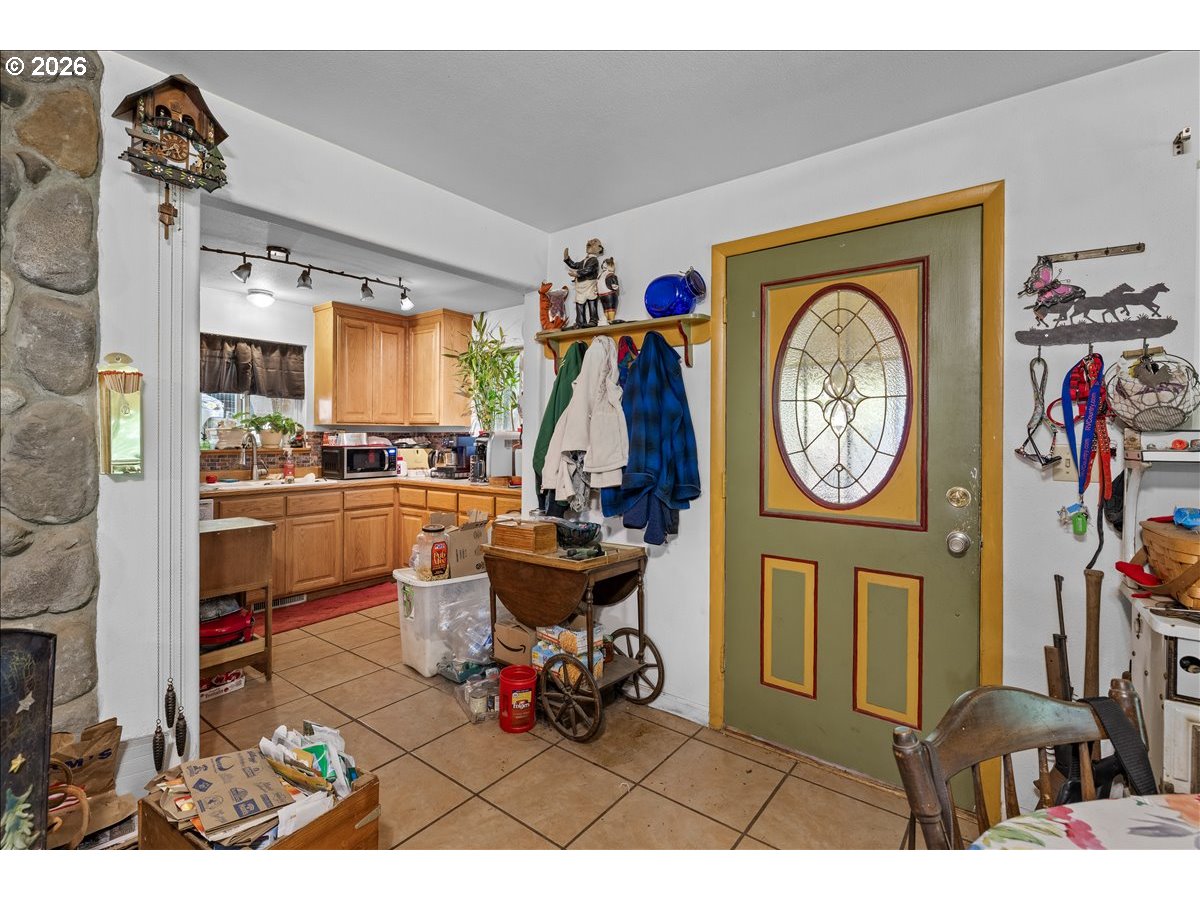 3604 Azalea-Glen Road Glendale, OR 97442 - Photo 6 of 24 Gallery Image 6