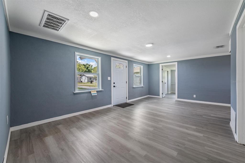 636 Stremma Road Largo, FL 33770 - Photo 2 of 35