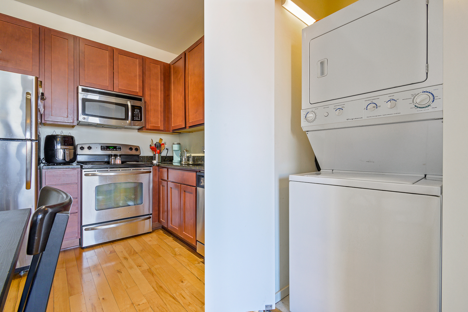 1 East 8th Street, Unit 804 Chicago, IL 60605 - Photo 18 of 20