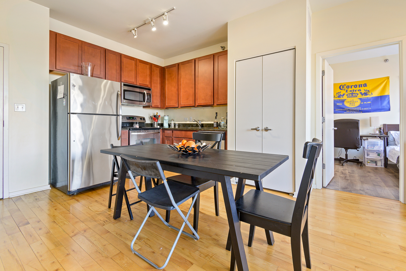 1 East 8th Street, Unit 804 Chicago, IL 60605 - Photo 10 of 20