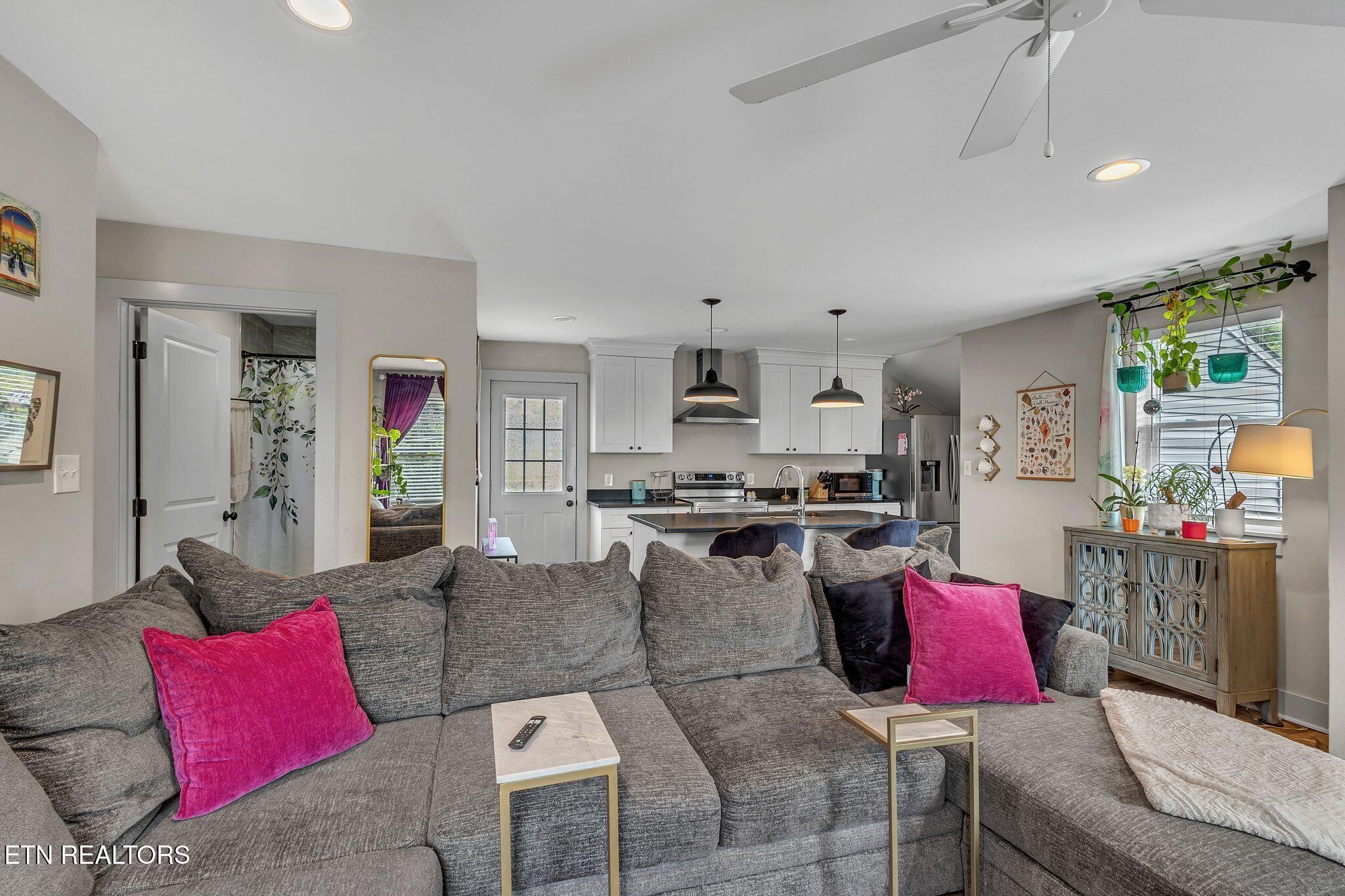 609 Hillview Road Knoxville, TN 37919 - Photo 4 of 27 Gallery Image 4