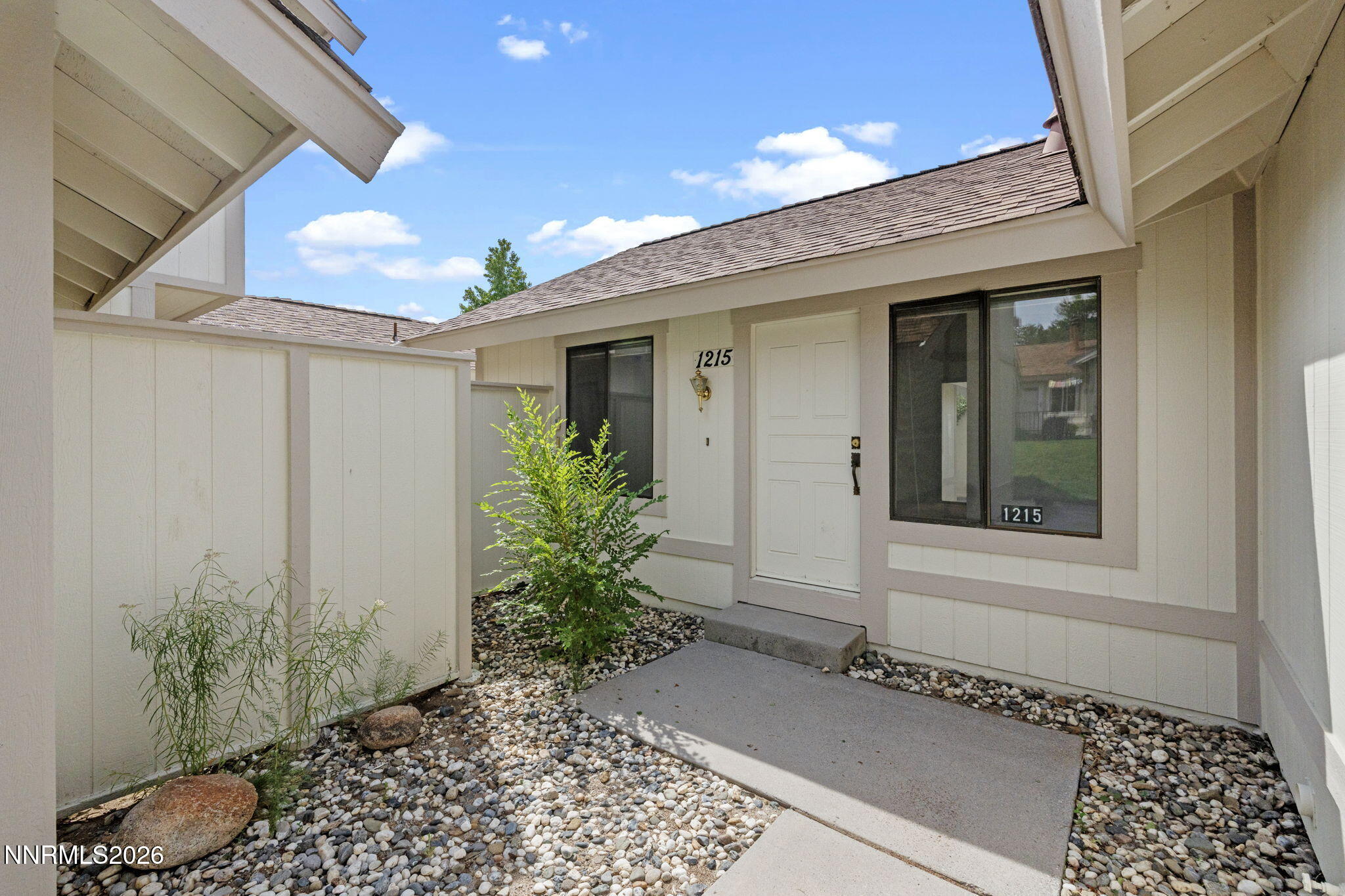 1-web-or-mls-DSC08681