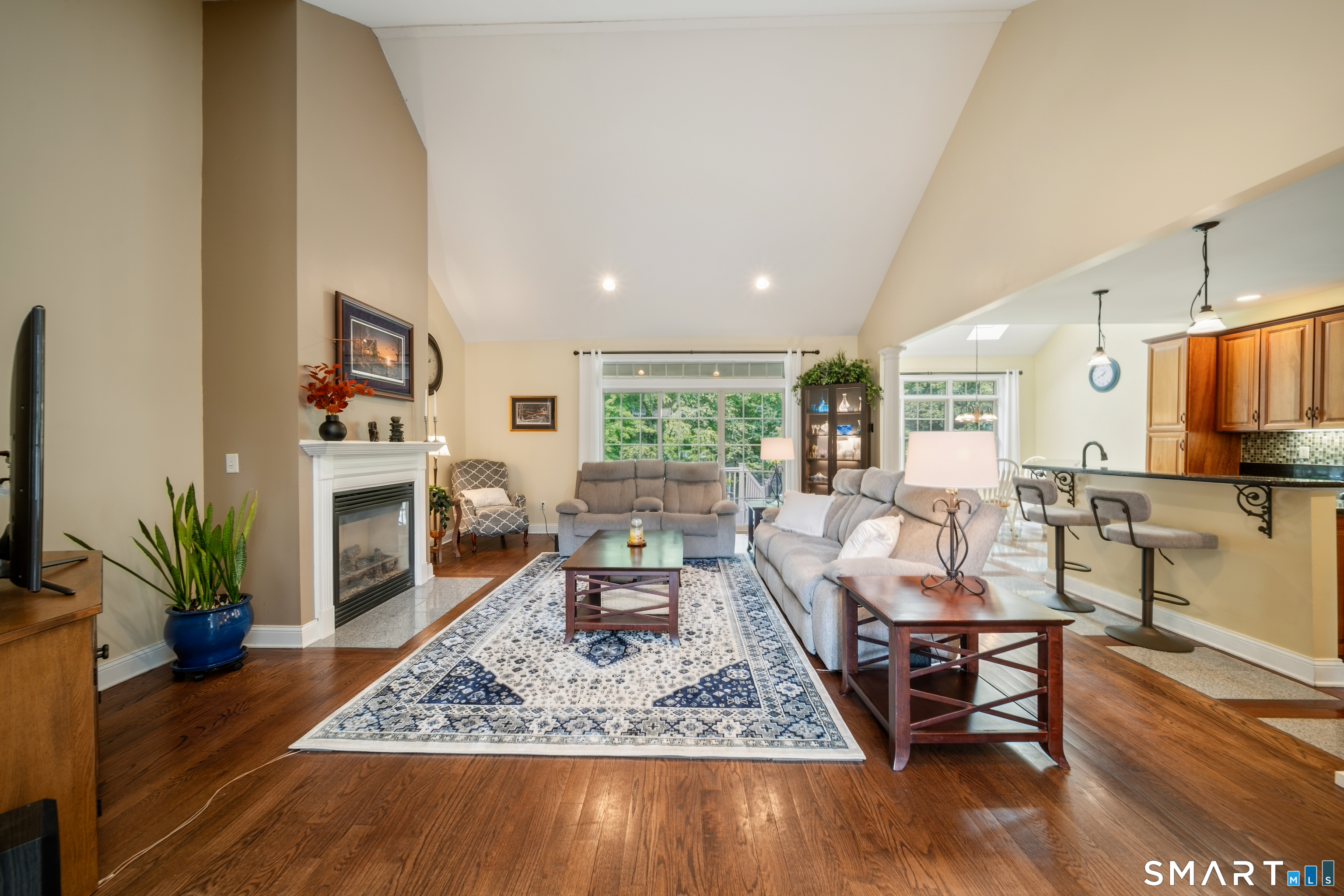 29 Arvida Road Wolcott, CT 06716 - Photo 4 of 38 Living room