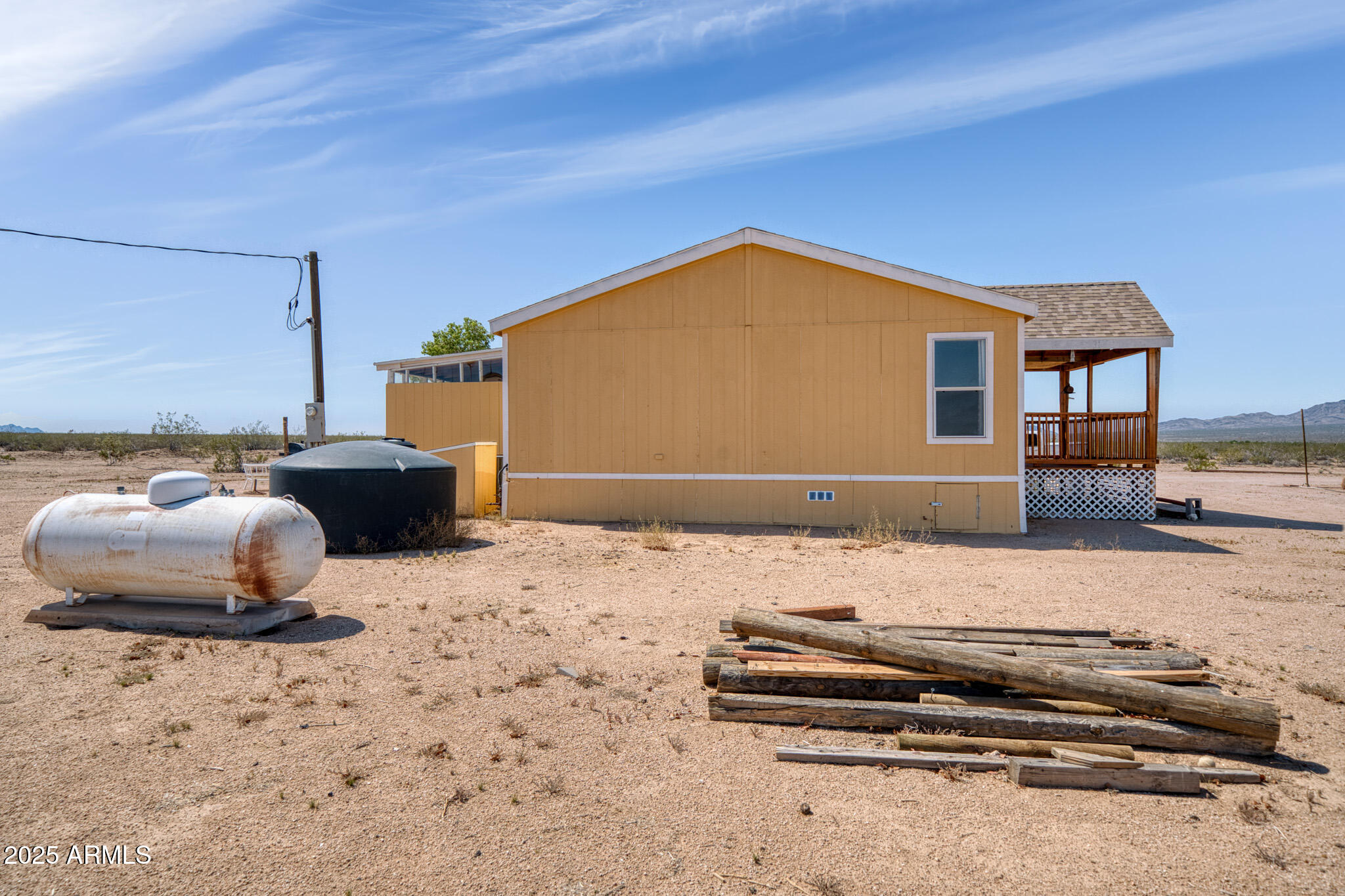 19532 South Lone Ranger Road Yucca, AZ 86438 - Photo 14 of 42 Exterior (5)