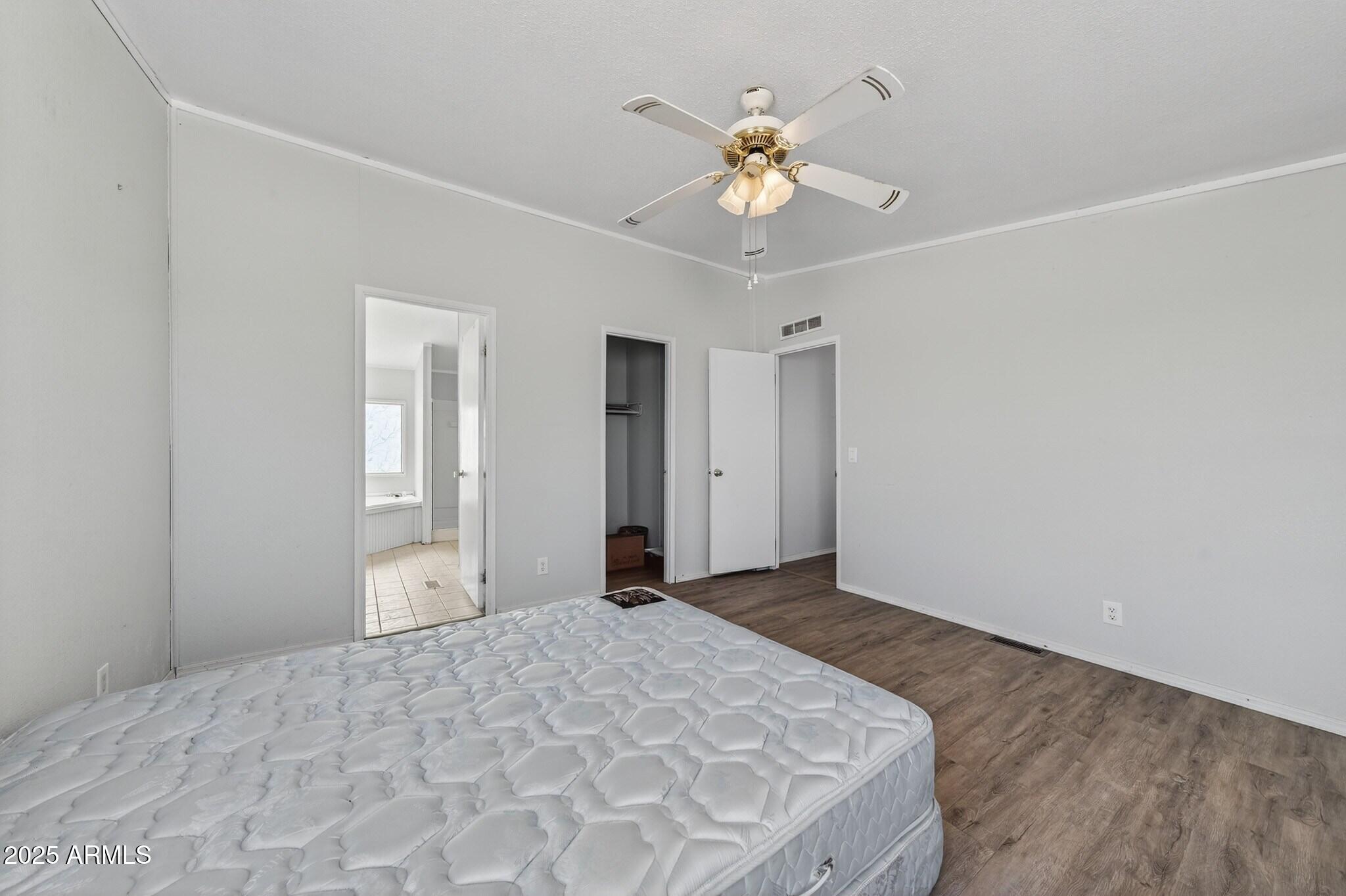 19532 South Lone Ranger Road Yucca, AZ 86438 - Photo 28 of 42 Interior (21)