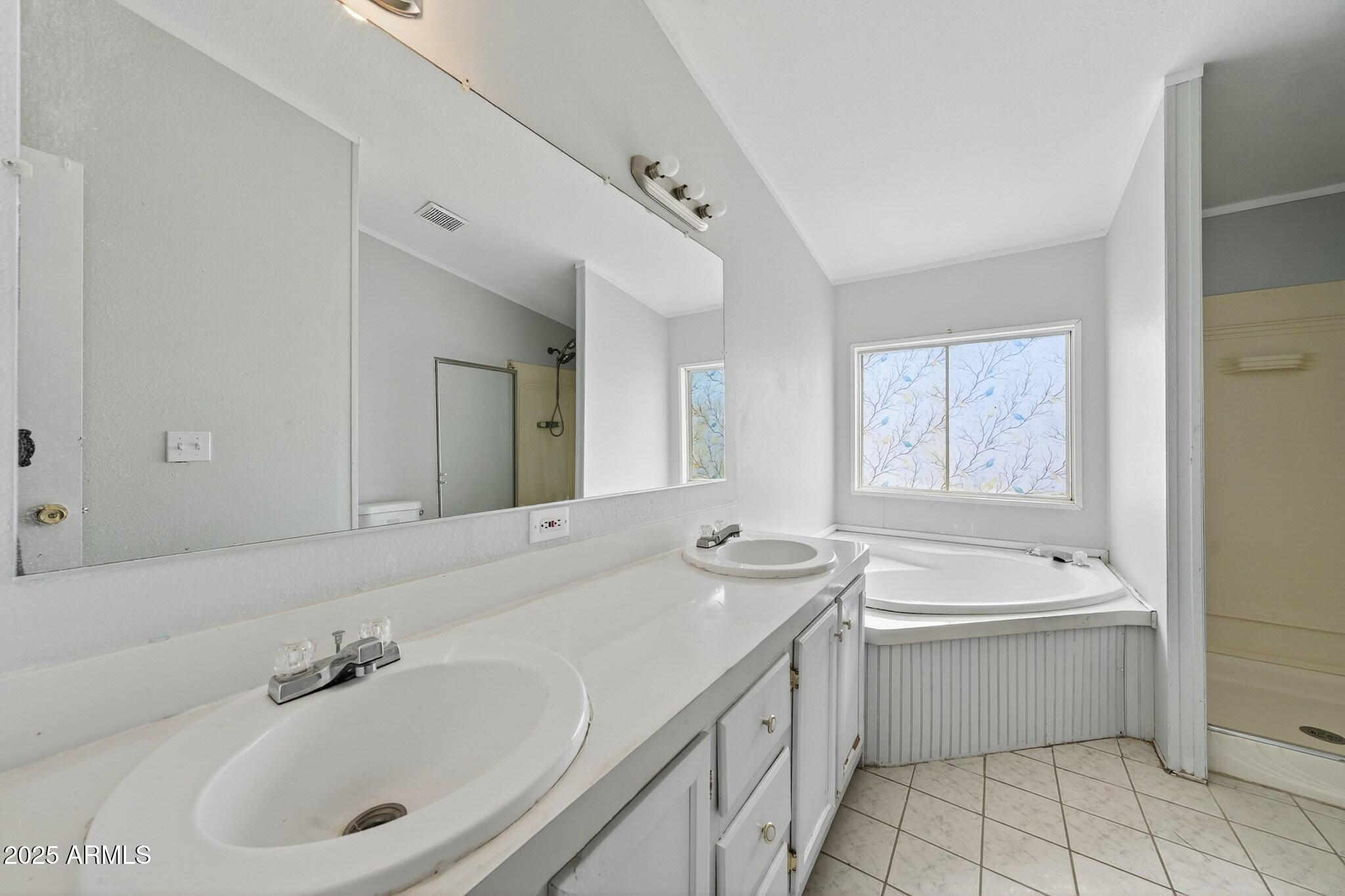 19532 South Lone Ranger Road Yucca, AZ 86438 - Photo 31 of 42 Interior (26)