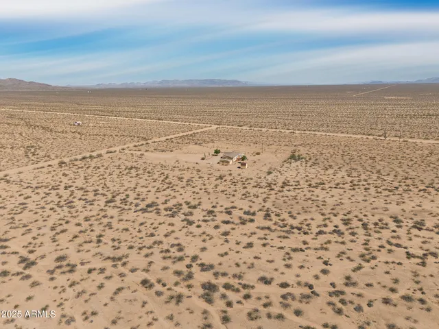 $292,000 | 19532 South Lone Ranger Road, Yucca, AZ 86438