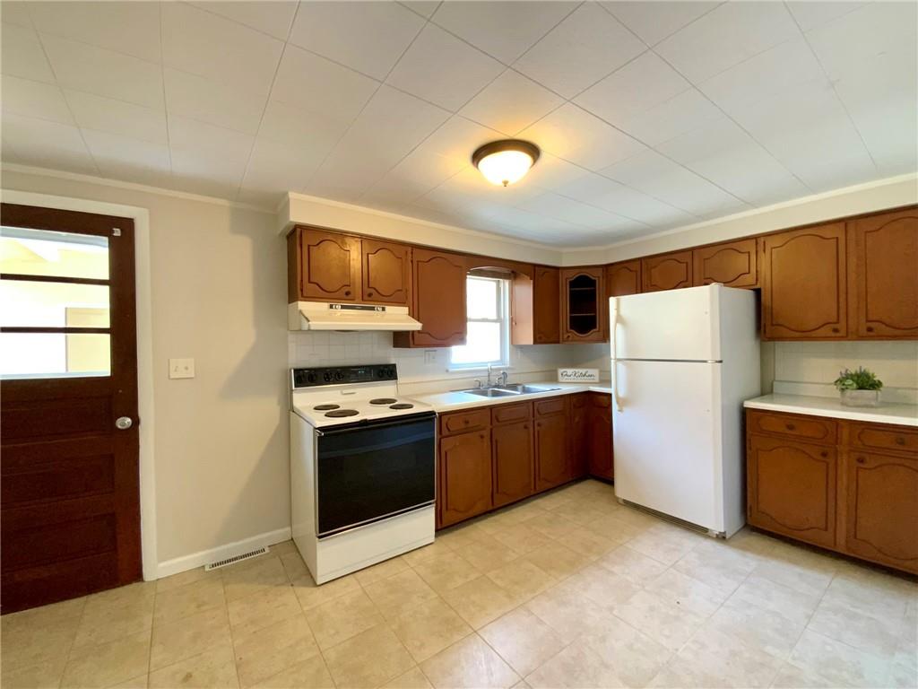 318 Noll Road Georgetown, PA 15043 - Photo 8 of 22 Gallery Image 8