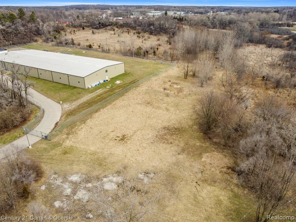 1139 South Dettman Road Jackson, MI 49203 - Photo 3 of 19