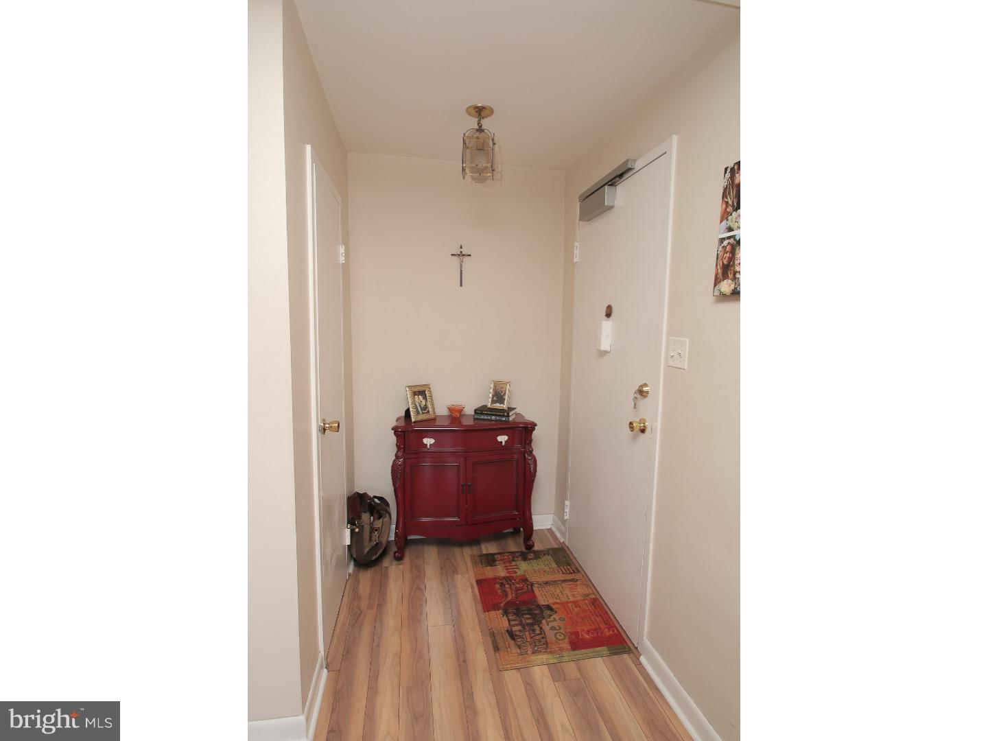 1806-18 Rittenhouse Square, Unit 905 Philadelphia, PA 19103 - Photo 13 of 23 Hallway