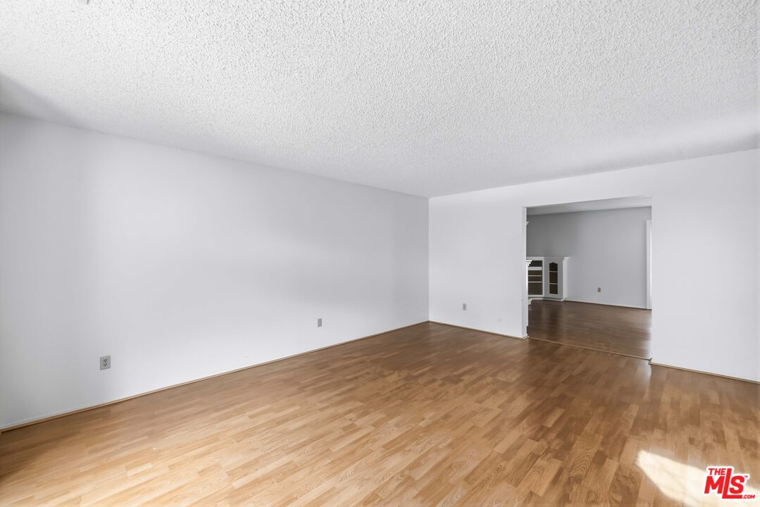 44138 Ruthron Avenue Lancaster, CA 93536 - Photo 5 of 43 Gallery Image 5
