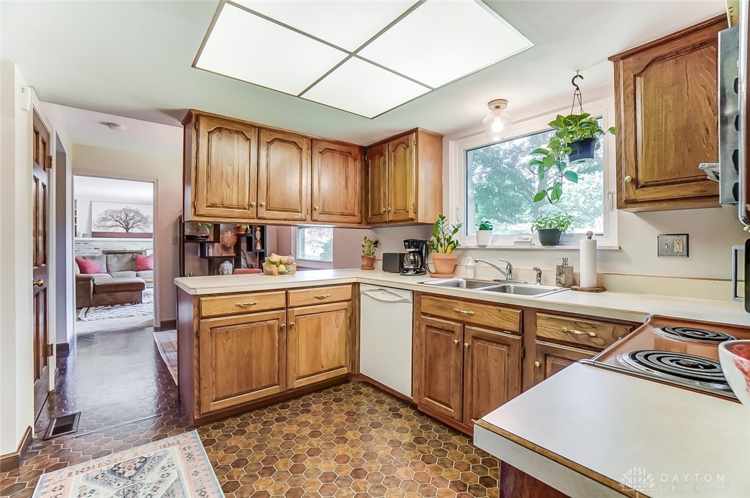 5787 Redbird Court Riverside, OH 45431 - Photo 13 of 55 Gallery Image 13