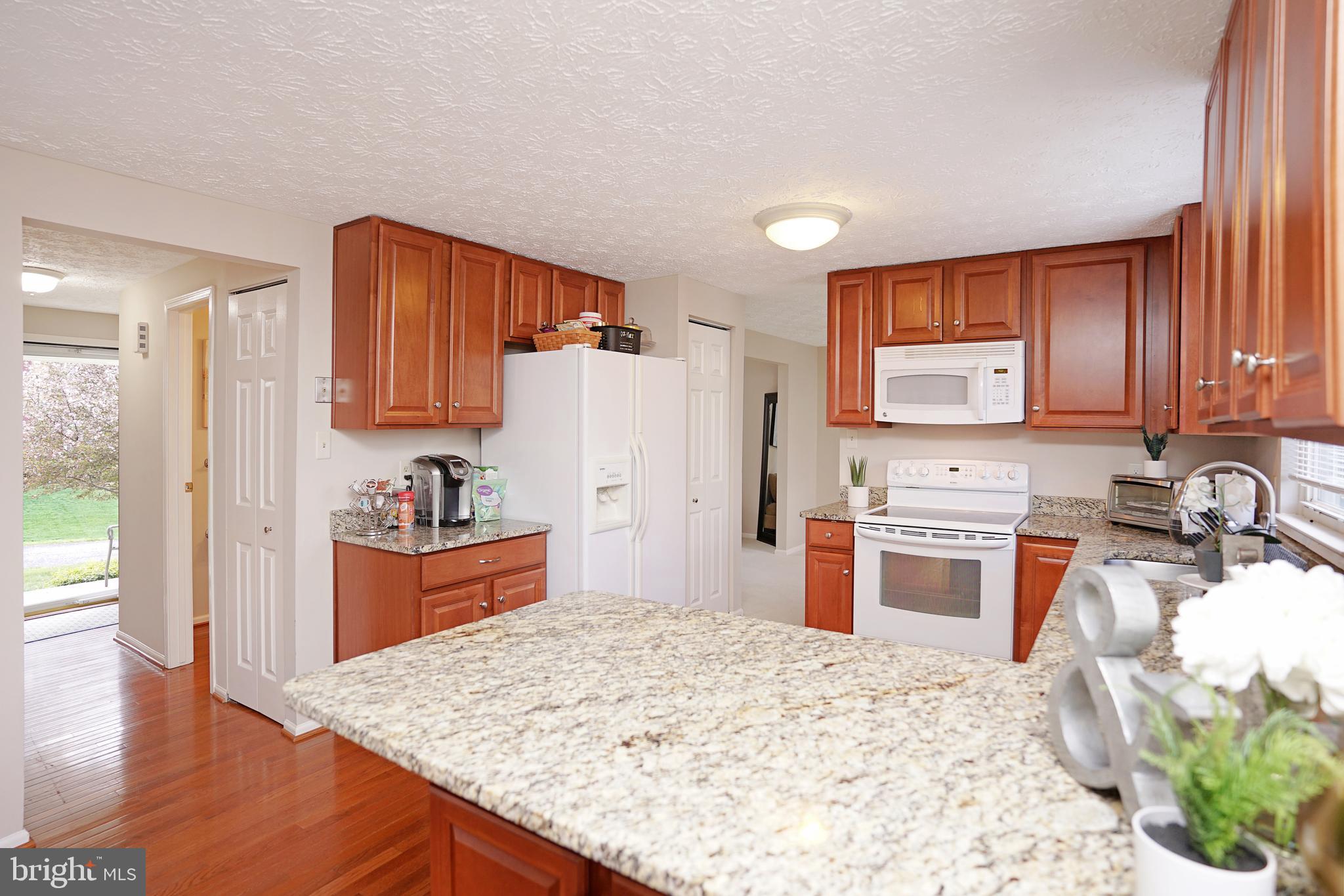 7829 Roundabout Way Springfield, VA 22153 - Photo 12 of 40