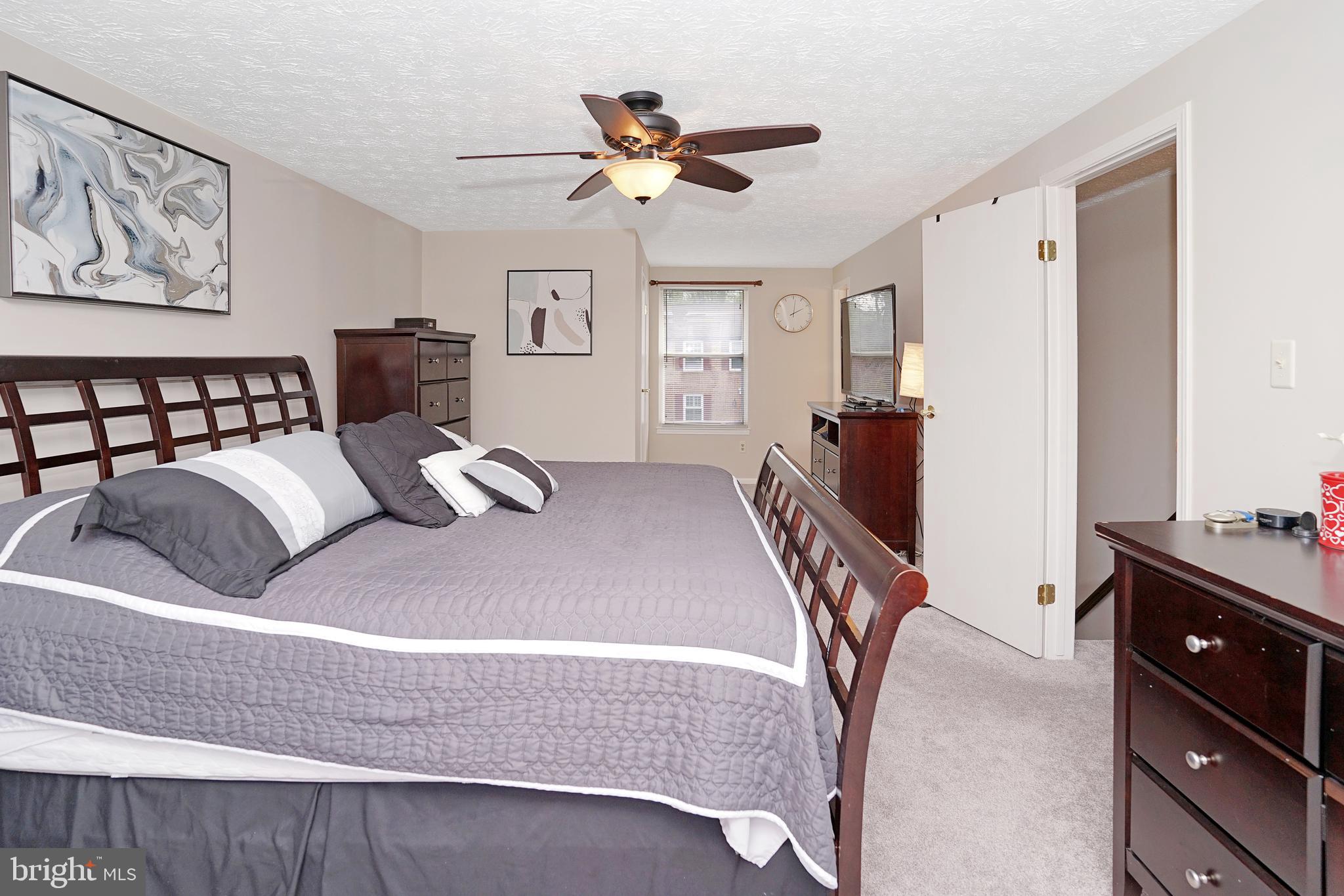 7829 Roundabout Way Springfield, VA 22153 - Photo 22 of 40