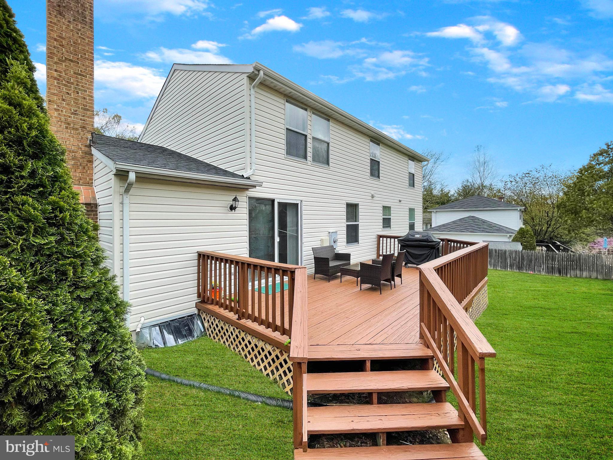 7829 Roundabout Way Springfield, VA 22153 - Photo 35 of 40