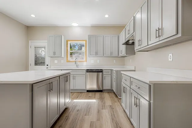 $270,000 | 1109 Walker Avenue, Memphis, TN 38106