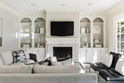 $1,775,000 | 4525 Braeburn Drive, Bellaire, TX 77401