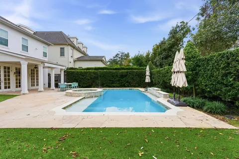 $1,775,000 | 4525 Braeburn Drive, Bellaire, TX 77401