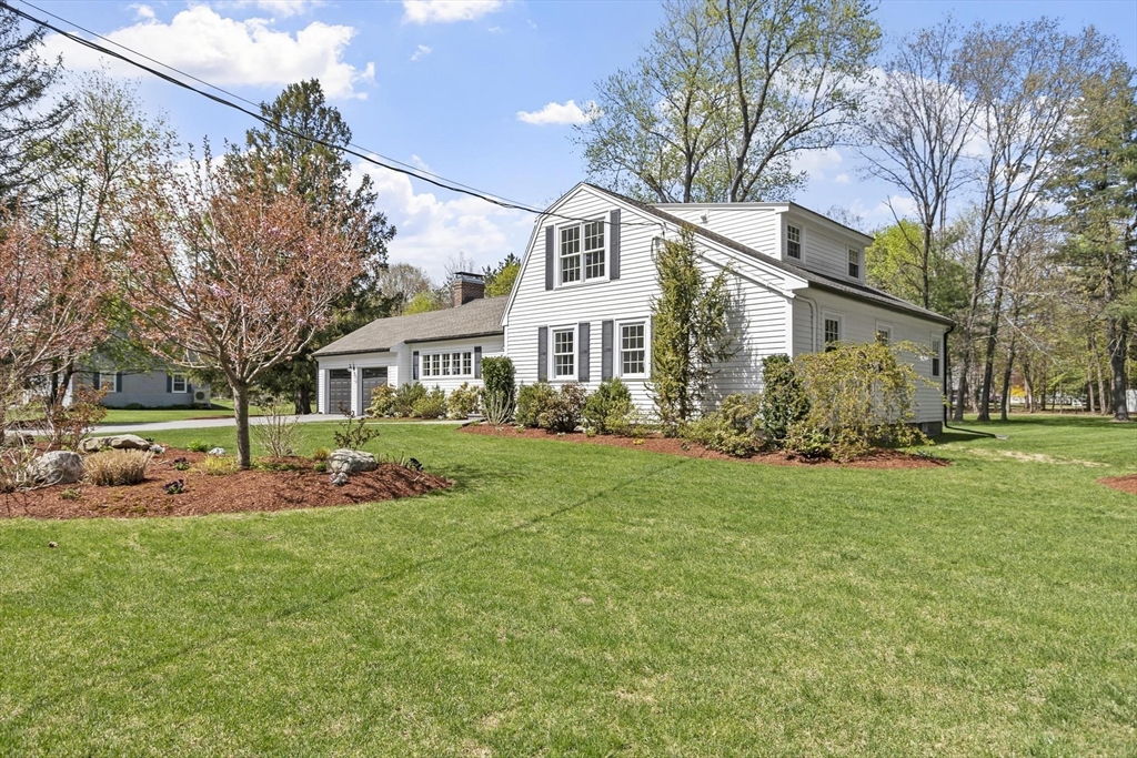 244 Powder Mill Road Concord, MA 01742 - Photo 7 of 34 Gallery Image 7
