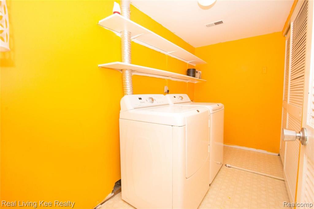 1673 Riverside Drive, Unit 6 Rochester Hills, MI 48309 - Photo 14 of 20