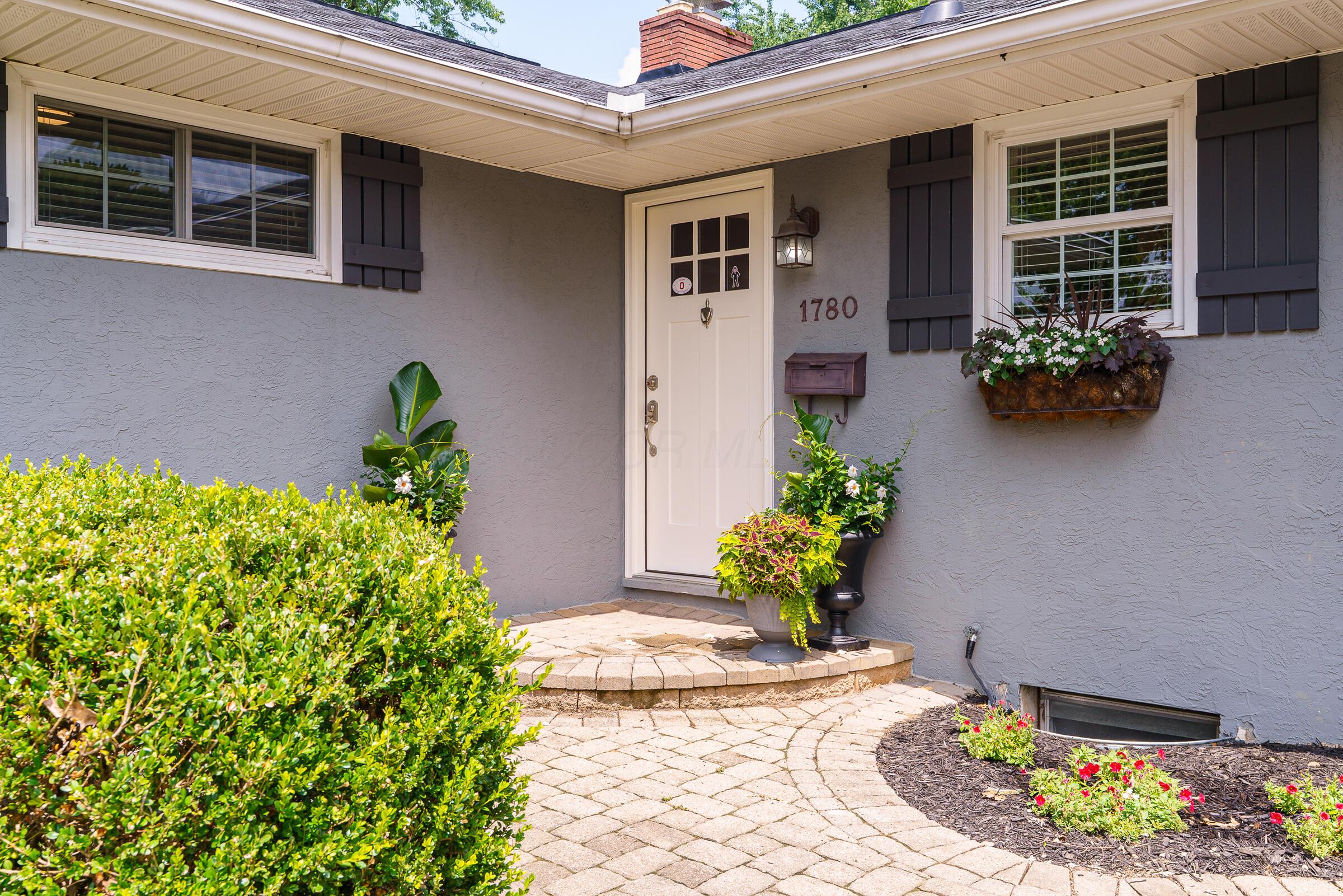 1780 Riverhill Road Columbus, OH 43221 - Photo 2 of 35 Front walkway
