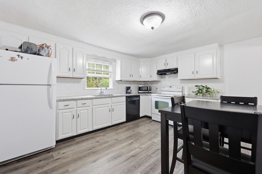55 River Road Agawam, MA 01001 - Photo 10 of 26