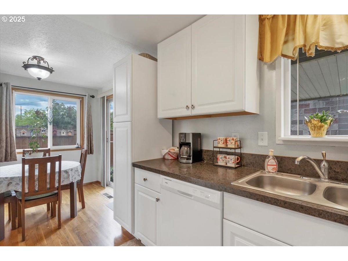 1488 Rainier Road Woodburn, OR 97071 - Photo 15 of 34 Gallery Image 15