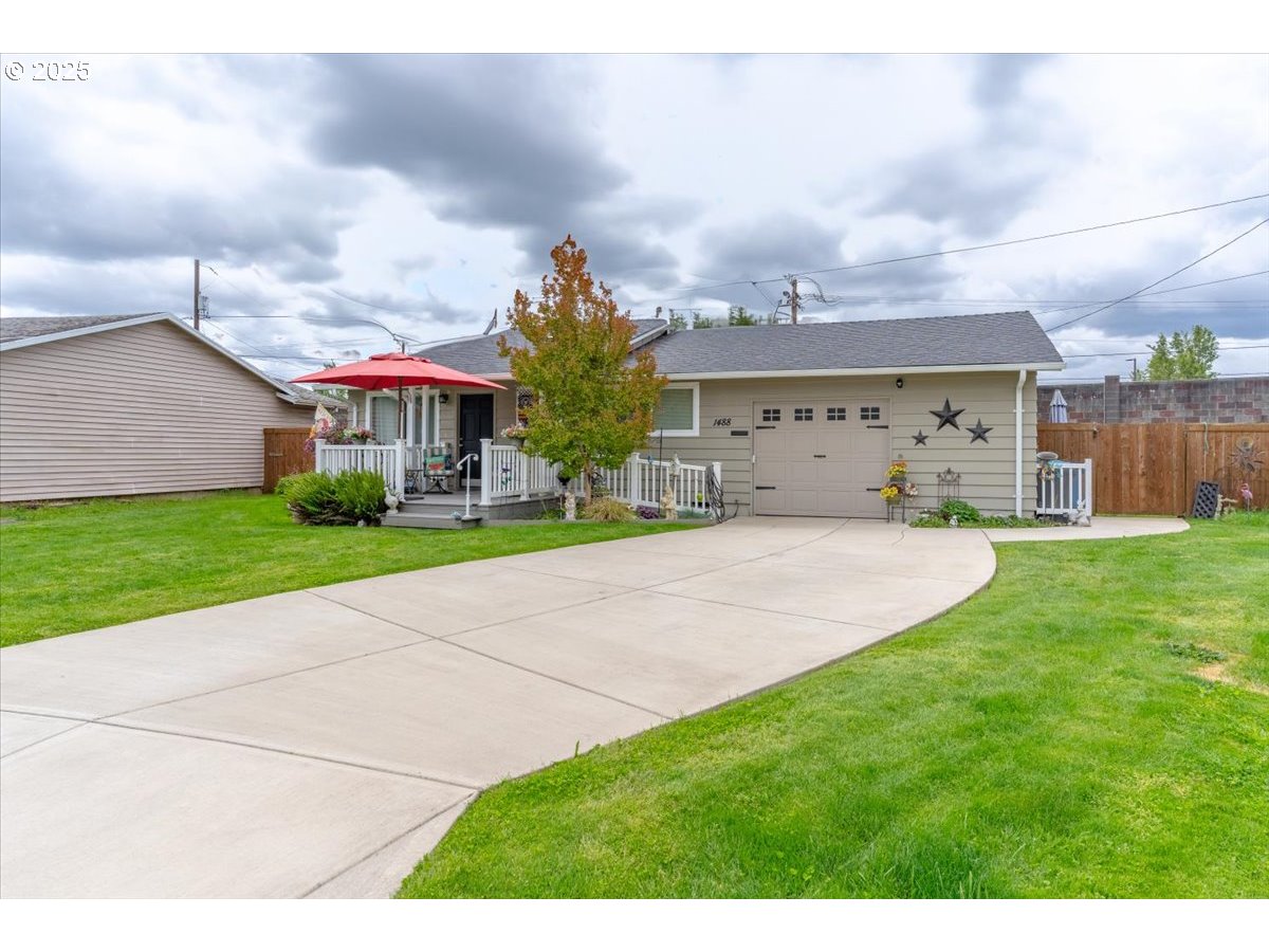 1488 Rainier Road Woodburn, OR 97071 - Photo 2 of 34 Gallery Image 2