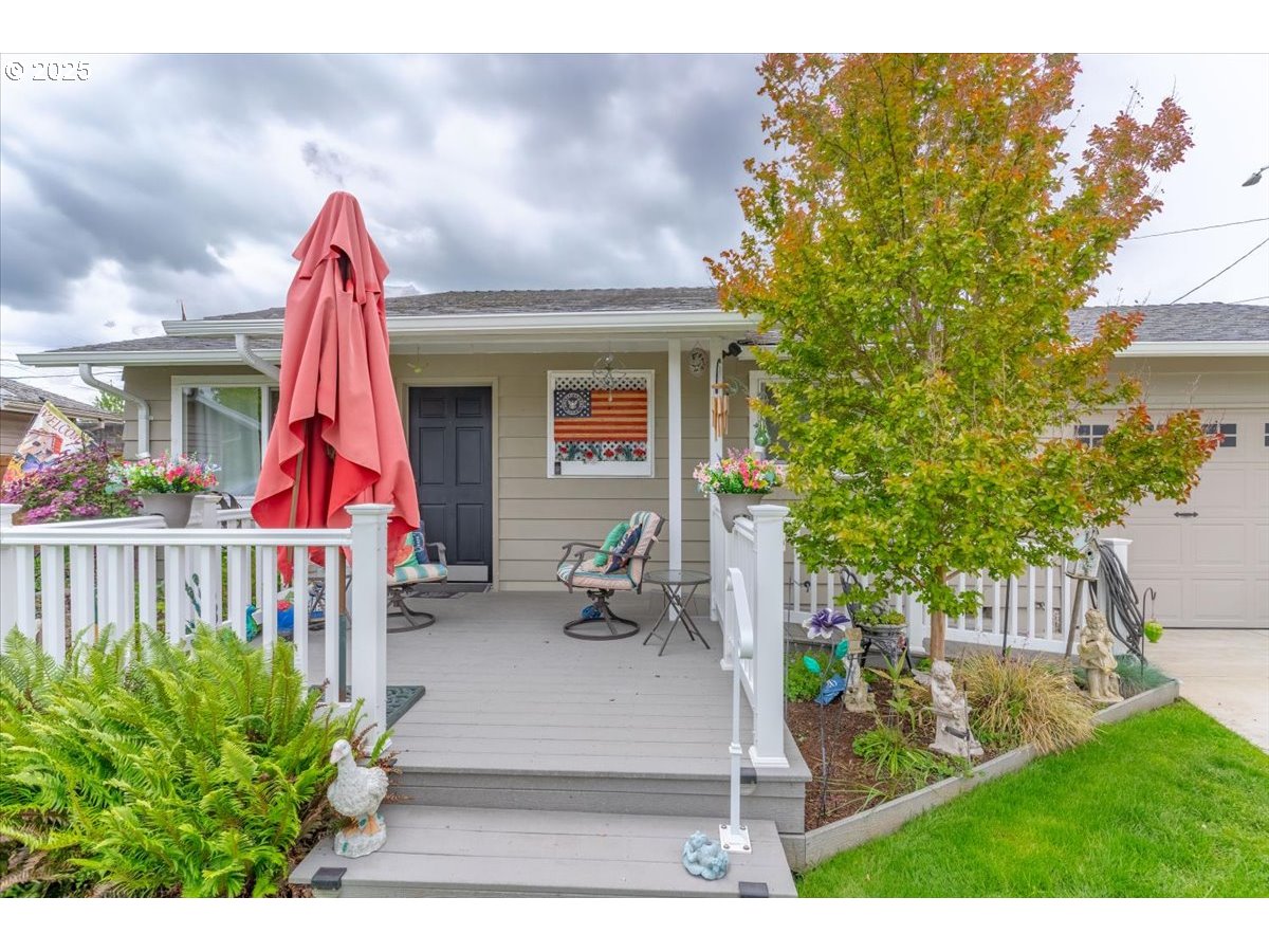 1488 Rainier Road Woodburn, OR 97071 - Photo 3 of 34 Gallery Image 3