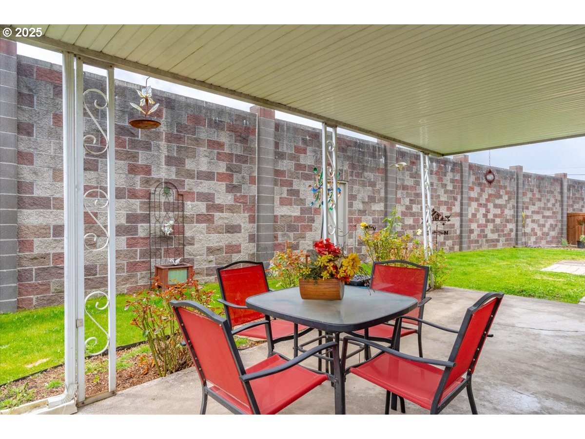 1488 Rainier Road Woodburn, OR 97071 - Photo 31 of 34 Gallery Image 31