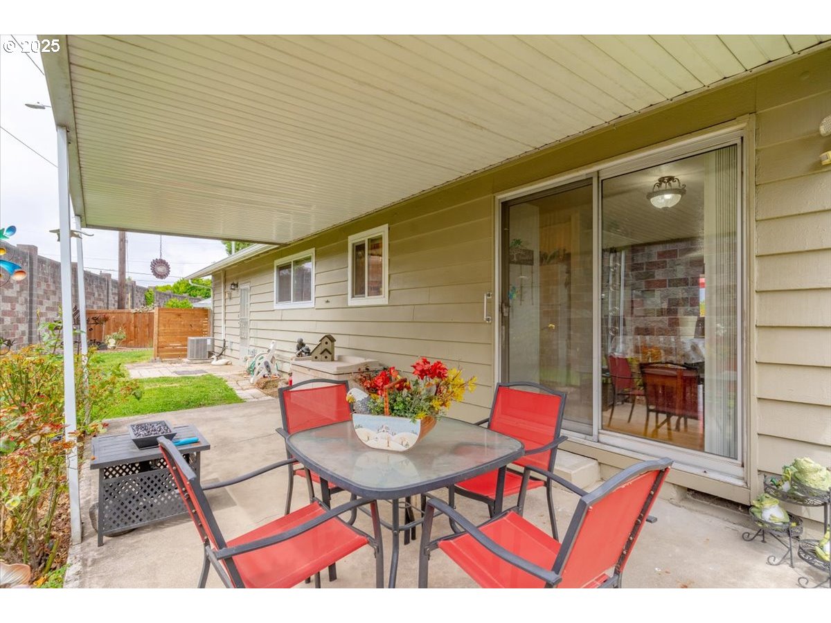 1488 Rainier Road Woodburn, OR 97071 - Photo 32 of 34 Gallery Image 32