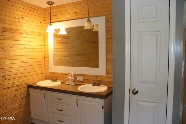 $129,900 | 4116 Moneyhun Road, Appalachia, VA 24216