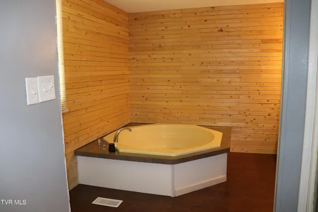 $129,900 | 4116 Moneyhun Road, Appalachia, VA 24216