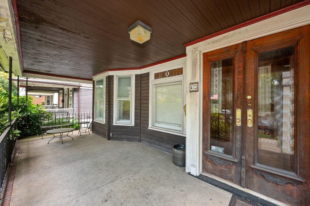 475 Argyle Road Brooklyn, NY 11218 - Photo 4 of 35 a view of an entryway with a door