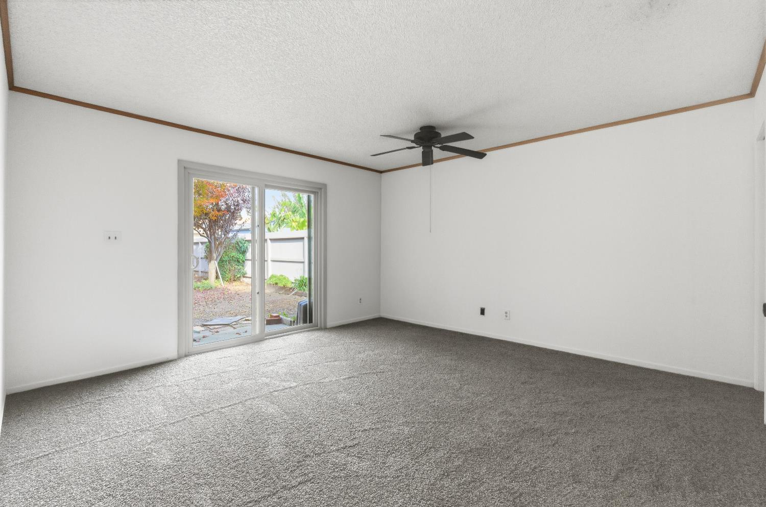 2432 Hicks Street Selma, CA 93662 - Photo 12 of 37