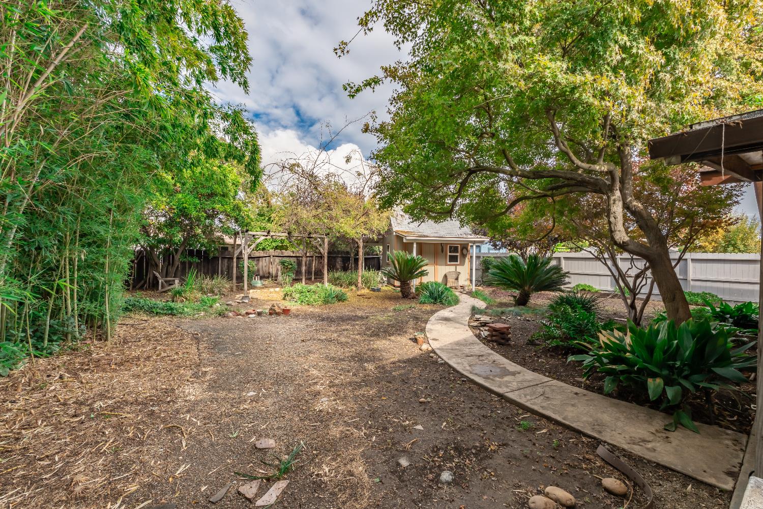 2432 Hicks Street Selma, CA 93662 - Photo 23 of 37