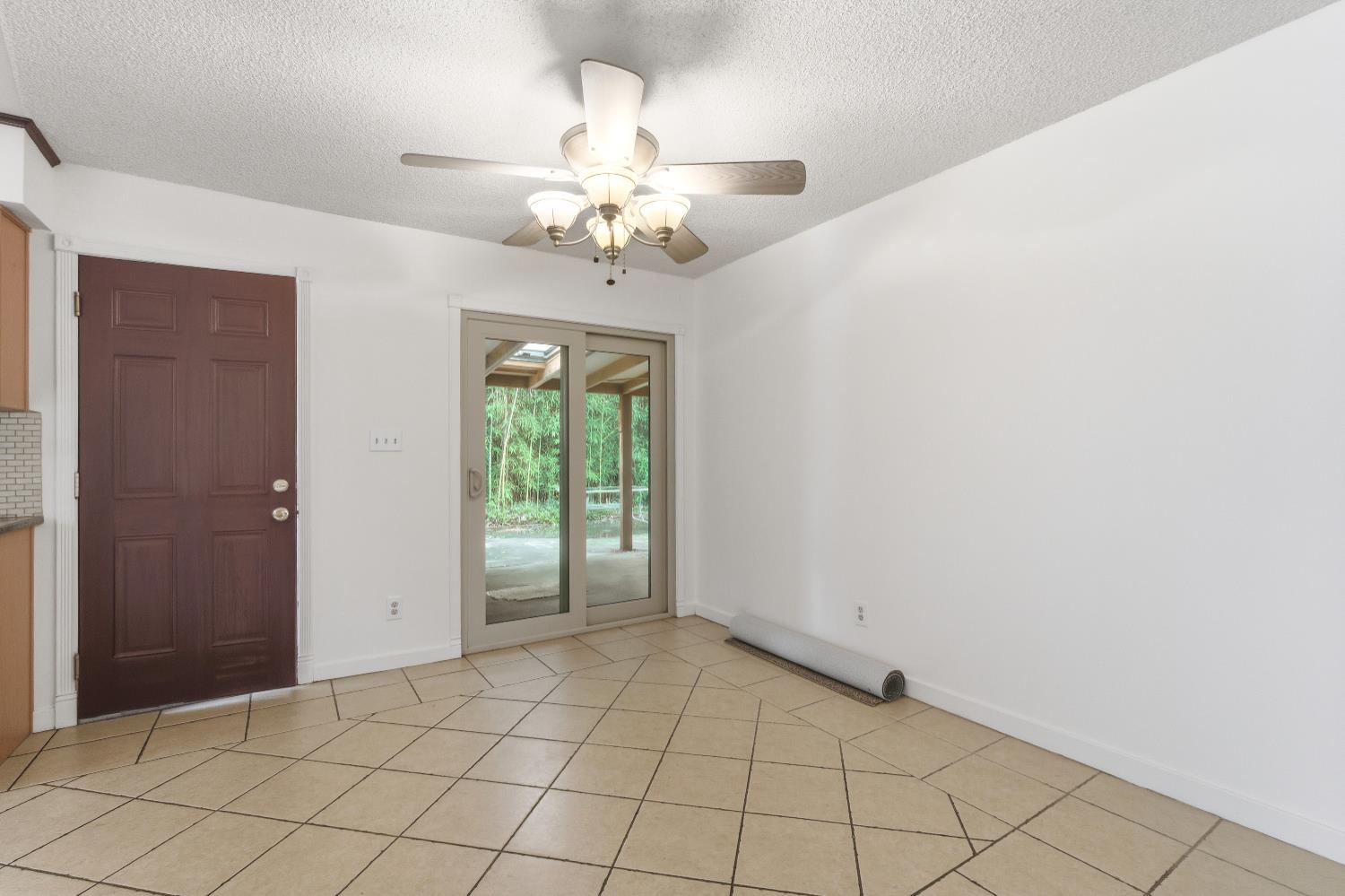 2432 Hicks Street Selma, CA 93662 - Photo 6 of 37
