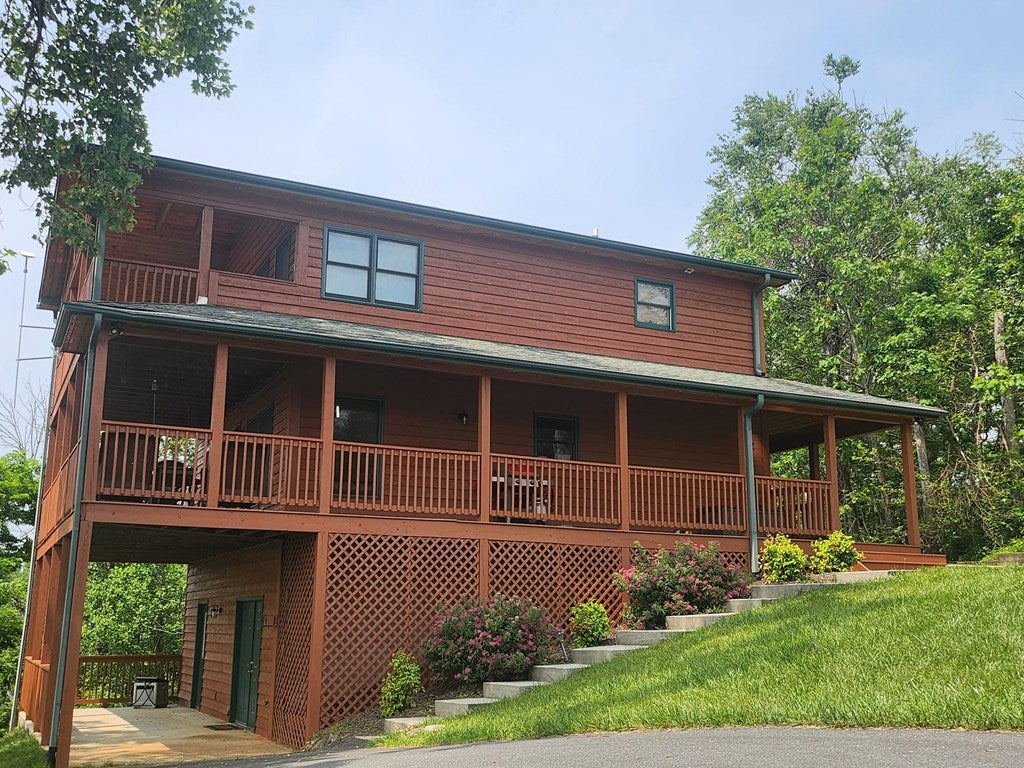 82 Alpine Road Fancy Gap, VA 24328 - Photo 3 of 28 Gallery Image 3