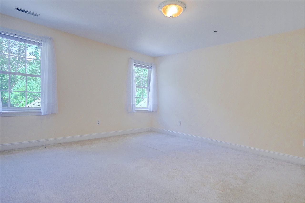 168 Warner Hill Road Derry, NH 03038 - Photo 31 of 40