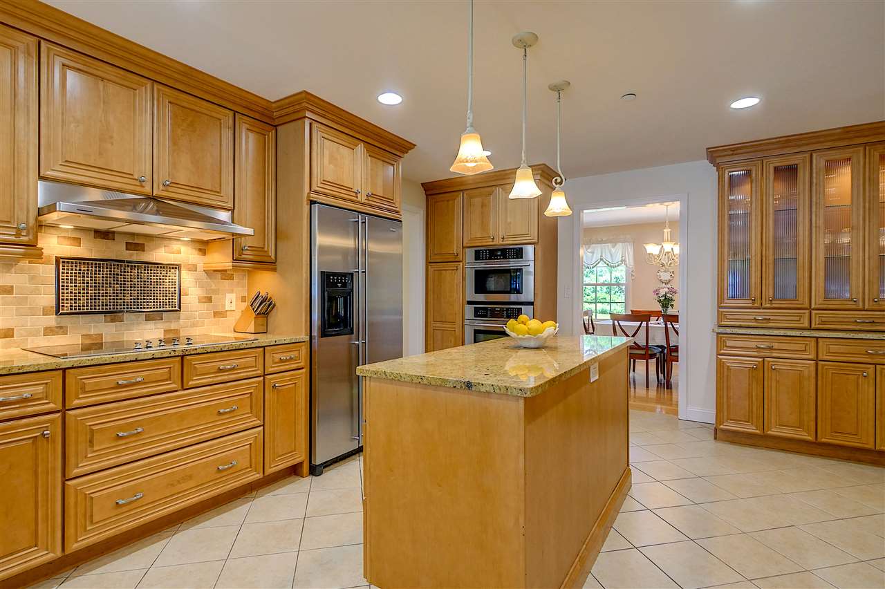 168 Warner Hill Road Derry, NH 03038 - Photo 8 of 40