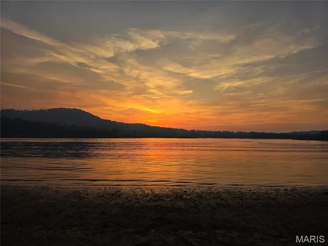 $363,900 | 266 Hunt Club Circle, Galena, MO 65656