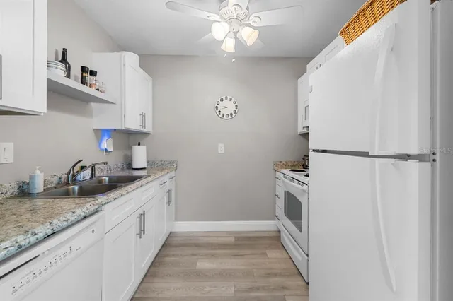 $129,900 | 226 Gloucester Boulevard, Unit 400, Sun City Center, FL 33573