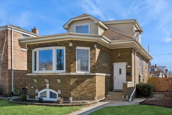 $359,000 | 753 Newcastle Avenue, Westchester, IL 60154
