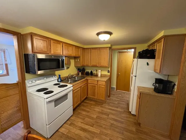 $149,900 | 190 East Spruce Street, Harrison, MI 48625