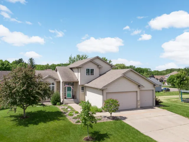 $425,000 | 12777 Westwind Court, Lindstrom, MN 55045