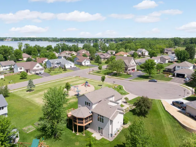 $425,000 | 12777 Westwind Court, Lindstrom, MN 55045