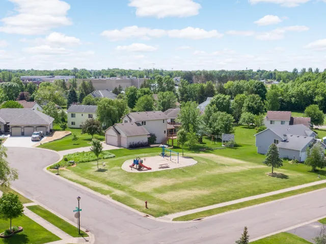 $425,000 | 12777 Westwind Court, Lindstrom, MN 55045