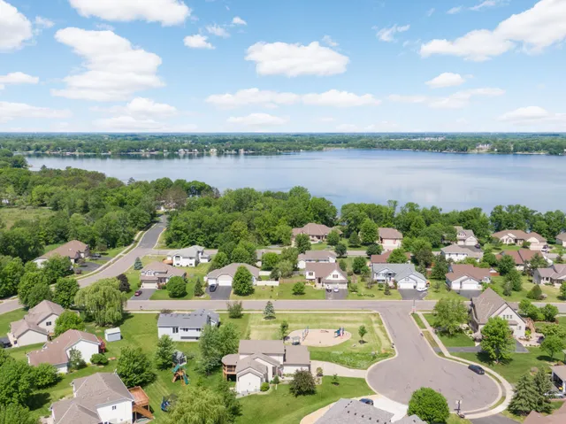 $425,000 | 12777 Westwind Court, Lindstrom, MN 55045